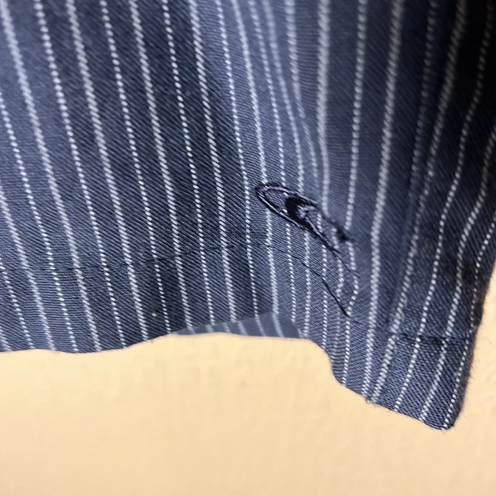 O’Neill Mens Vertical Striped Shorts Size Waist 34” Inseam 10” Color Blue/White